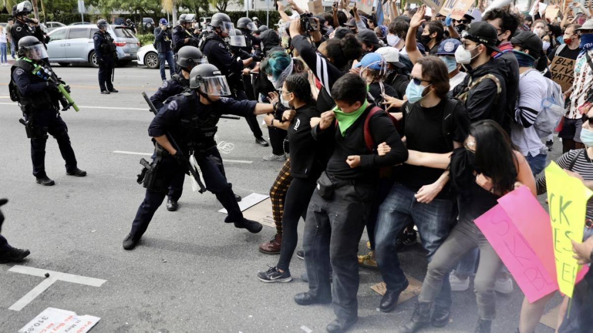 Nach dem gewaltsamen Tod des Afroamerikaners George Floyd wurde in den USA gegen Polizeigewalt demonstriert. (Foto)