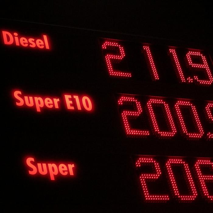 Öl-Konzerne sahnen ab - und Autofahrer müssen blechen