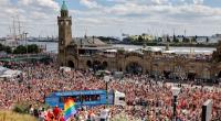 In Hamburg feiern wieder hunderttausend Schlager-Fans beim Schlagermove.