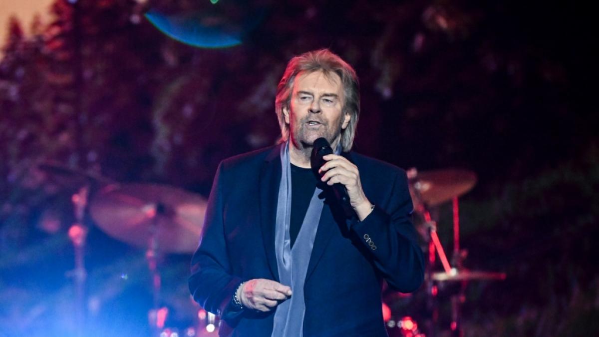 Howard Carpendale schie&szlig;t gegen Helene Fischer und wirft ihr vor, ihr Hit 'Atemlos' h&auml;tte das Schlagergenre zerst&ouml;rt. (Foto)