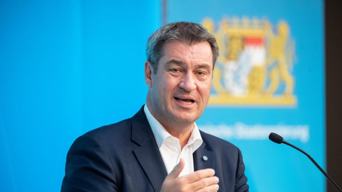 Markus S&ouml;der blamiert sich im Netz mit einem So&szlig;en-Fleck. (Foto)