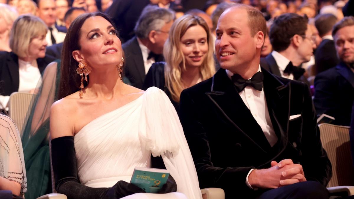 Im Abendkleid sieht Prinzessin Kate zweifelsohne umwerfend aus - doch inzwischen setzt die Prinzessin von Wales auf Outfits, die ihrer neuen Rolle gerecht werden. (Foto)