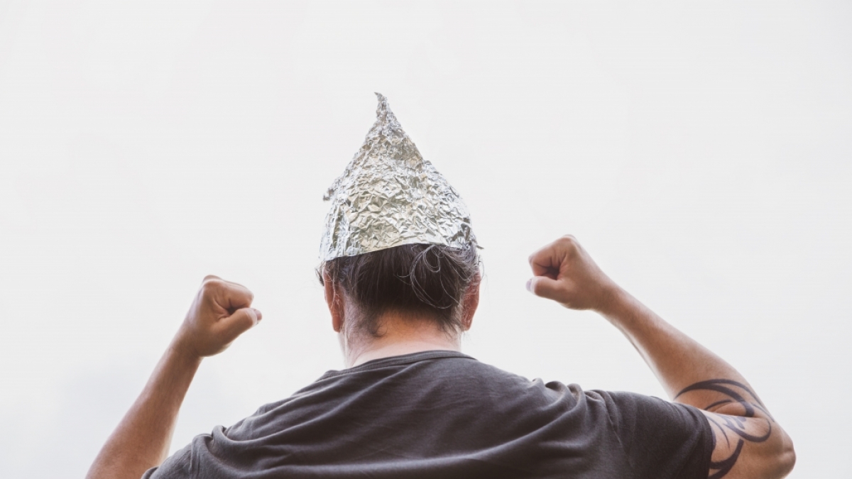 Auf Twitter verbreiten Corona-Verschw&ouml;rungstheoretiker krude Fake-News zur Corona-Impfung. (Symbolfoto) (Foto)