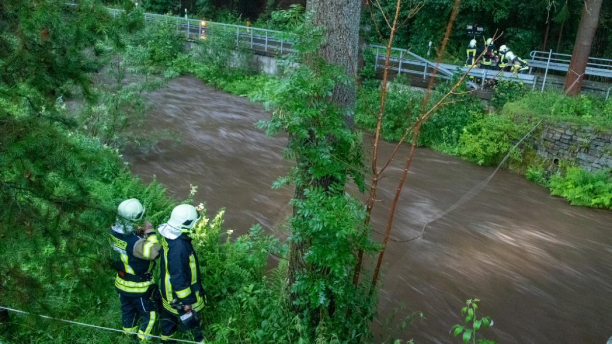 Nach einer Sturzflut im s&auml;chsischen J&ouml;hstadt wird ein Mann weiterhin vermisst. (Foto)