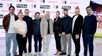 Das Moderatoren- und Expertenteam von MagentaTV für die Fußball-WM 2026. Der Pay-TV-Sender überträgt alle 104 Spiele live.