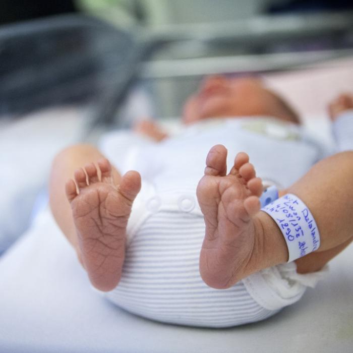 Baby kommt mit zweitem Mund zur Welt