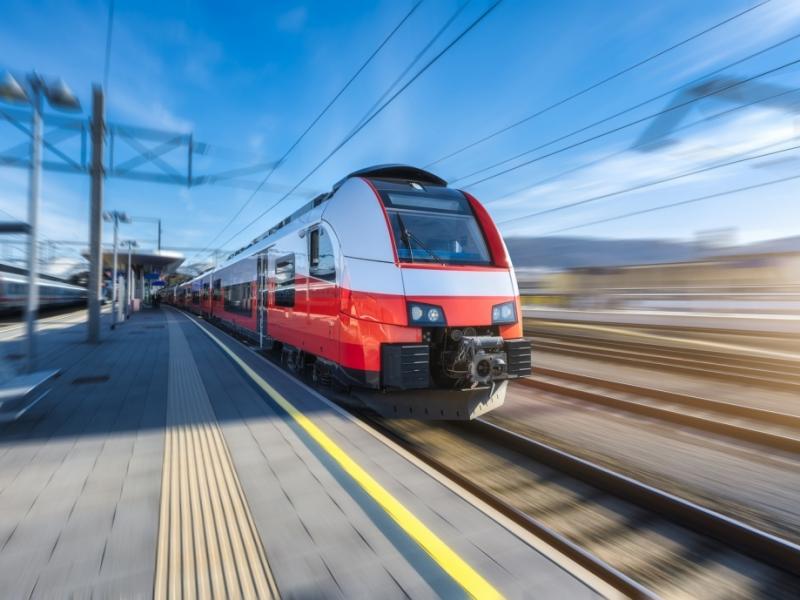 Bahn: Sturm: Zugverkehr am Hauptbahnhof Karlsruhe eingestellt
