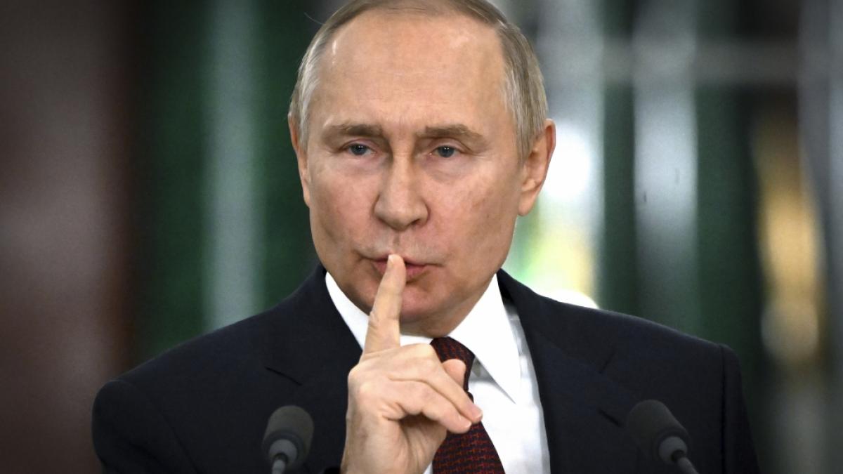 Zunehmend isoliert und ohne Siegeschancen: F&uuml;r Wladimir Putin wird die Luft im Ukraine-Krieg immer d&uuml;nner. (Foto)