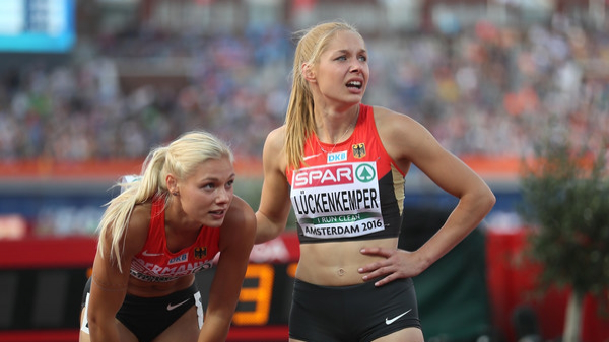 Lisa Mayer und Gina L&uuml;ckenkemper. (Foto)