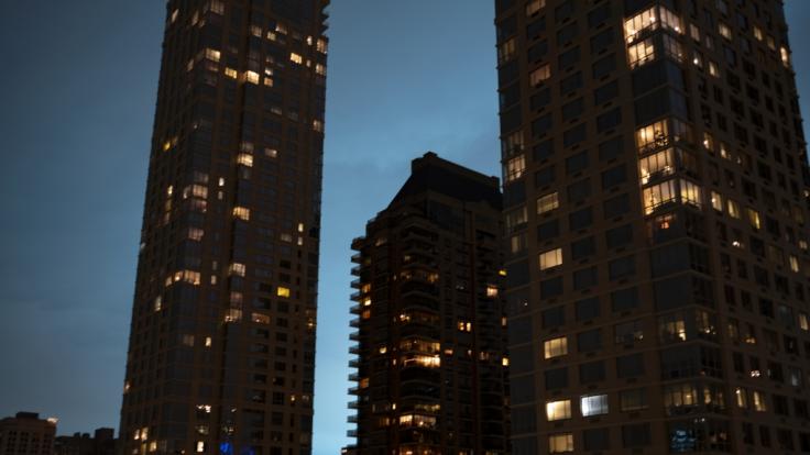 Das blaue Licht über New York führte zu wilden Spekulationen.