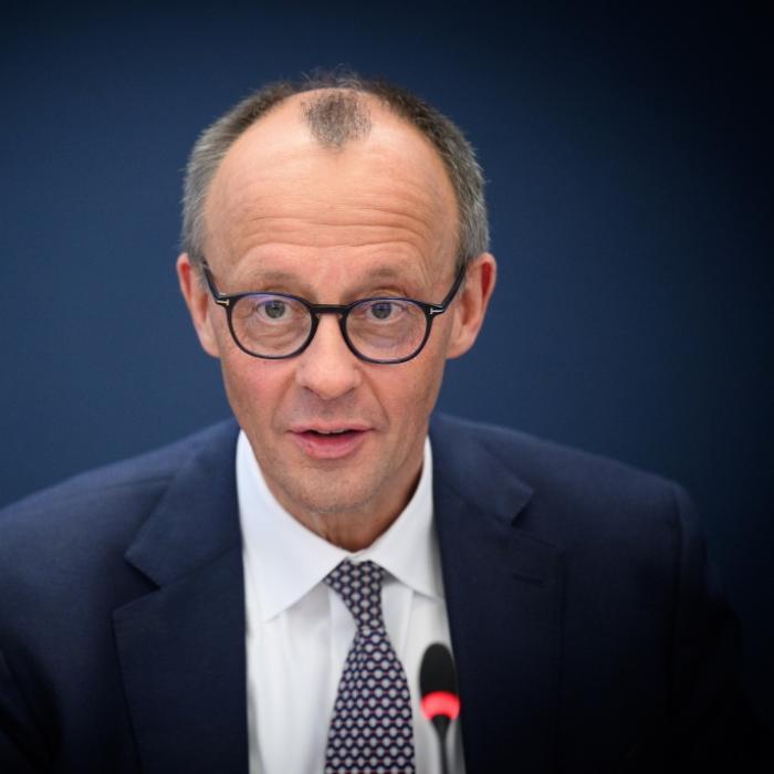 Bald-Kanzler formiert sein 