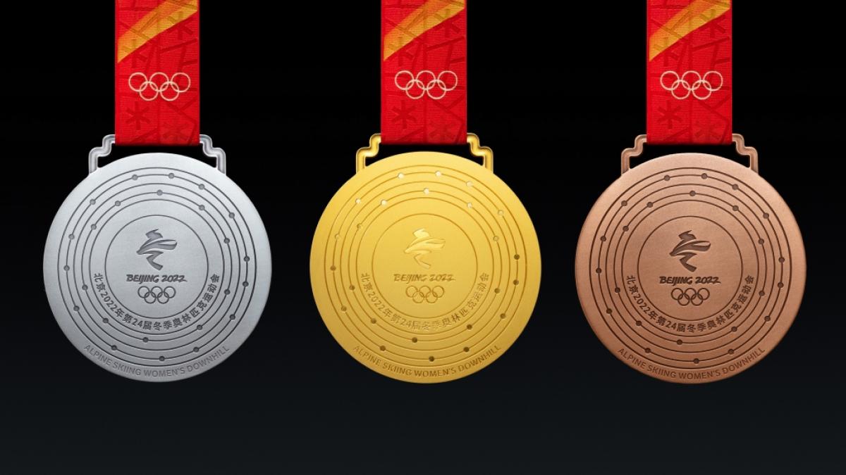 Um diese Medaillen k&auml;mpfen die Athletinnen und Athleten bei den Olympischen Winterspielen 2022 in Peking. (Foto)