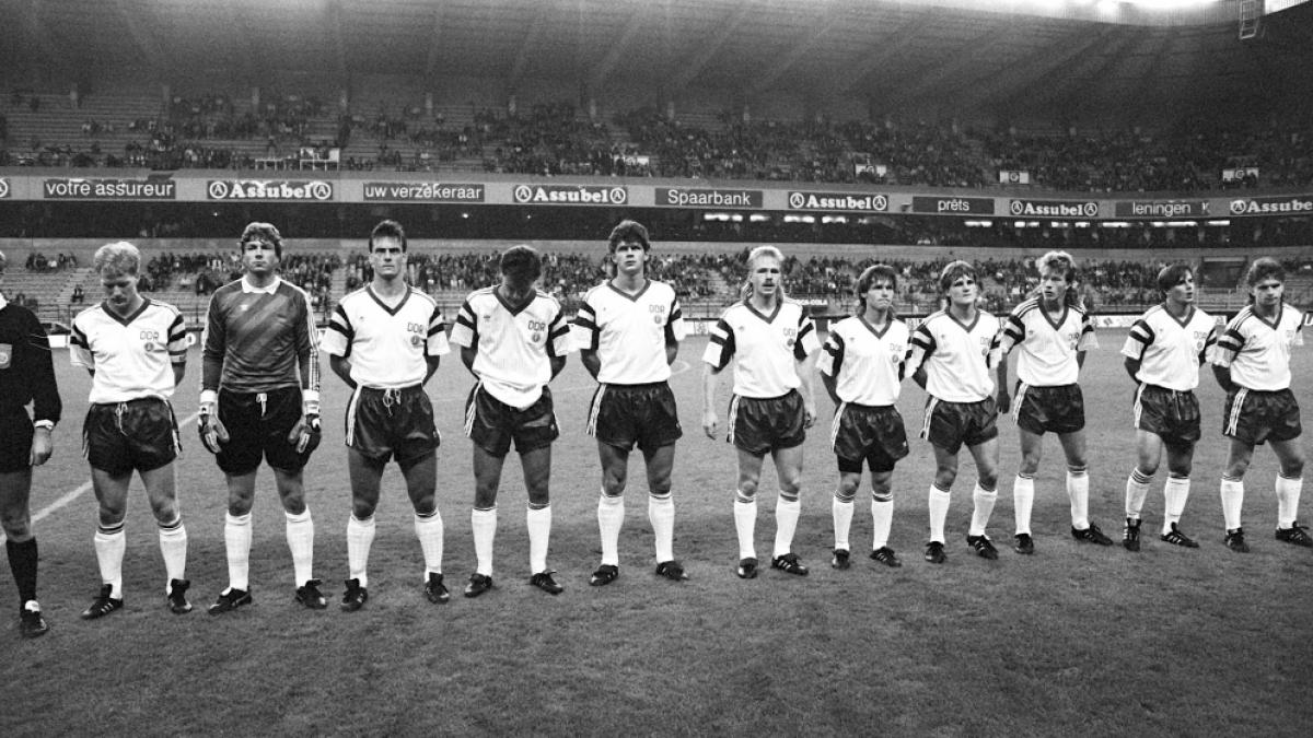 J&ouml;rg St&uuml;bner (2.v.r.) lief 47 Mal f&uuml;r die DDR-Auswahl auf. (Foto)