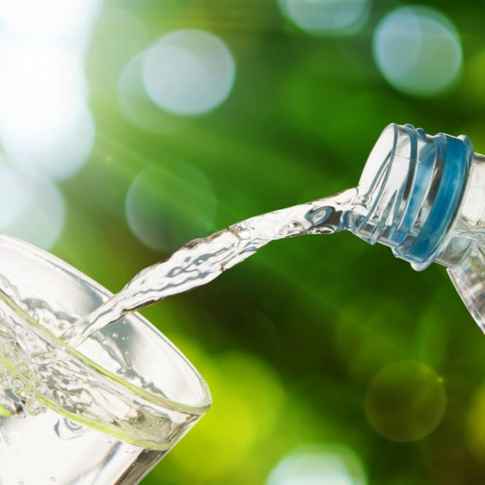 Kritische Substanzen! Dieses Mineralwasser enttäuscht im Test