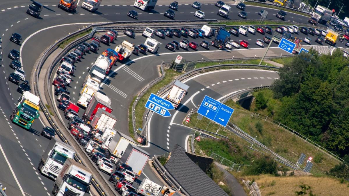 Auf welchen Autobahnen am Wochenende vom 5. bis 7. November 2021 erh&ouml;hte Staugefahr herrscht, verr&auml;t die aktuelle ADAC-Stauprognose. (Foto)