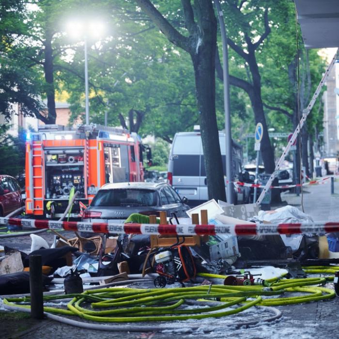 Schwerverletzte nach verheerendem Feuer! Zwei Personen in Lebensgefahr
