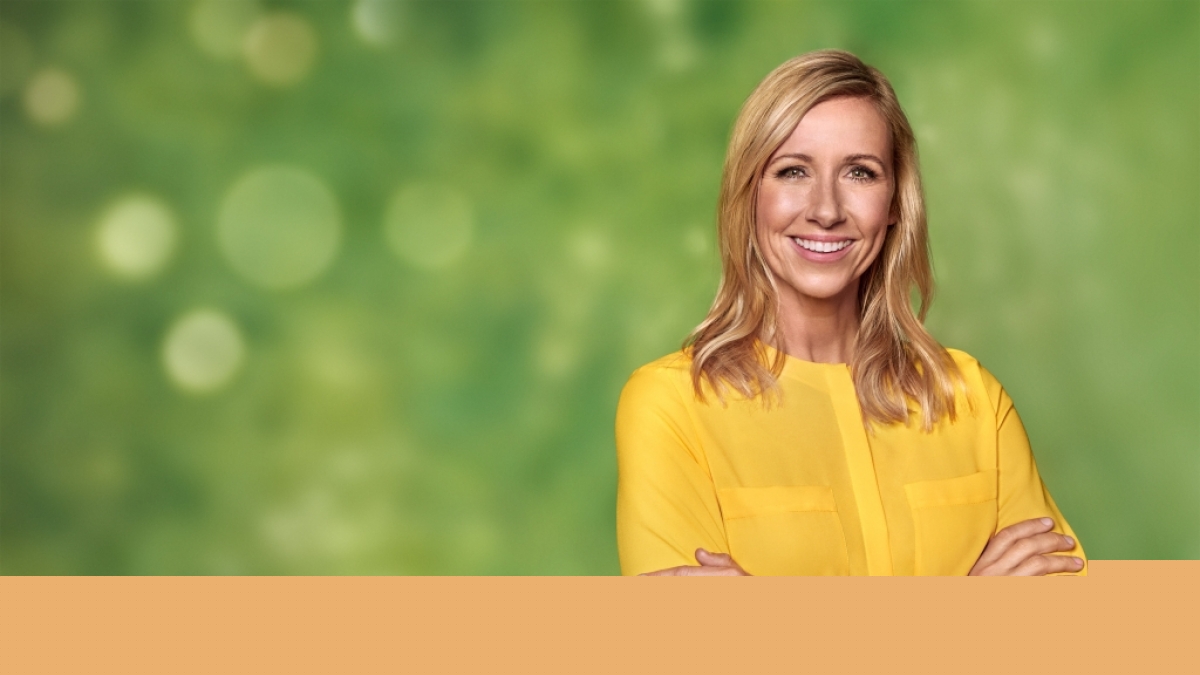 Andrea Kiewel l&auml;dt am Sonntag zum Saisonauftakt beim "ZDF-Fernsehgarten". (Foto)