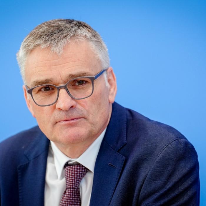 So lebt der neue Regierungssprecher abseits des Politik-Parketts