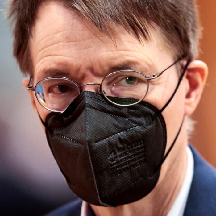 Karl Lauterbach als 007 / Bob Saget beerdigt / Herzogin Kate am Ende