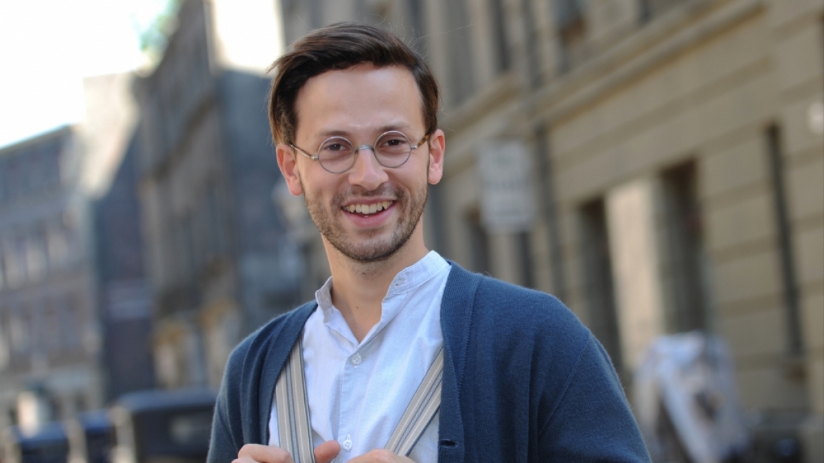 Franz Dinda 2012 bei den Dreharbeiten zum Film "Nacht &uuml;ber Berlin - Der Reichstagsbrand". (Foto)