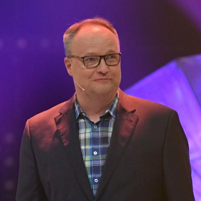 Oliver Welke in der Sommerpause! Wann gibt's neue Folgen?