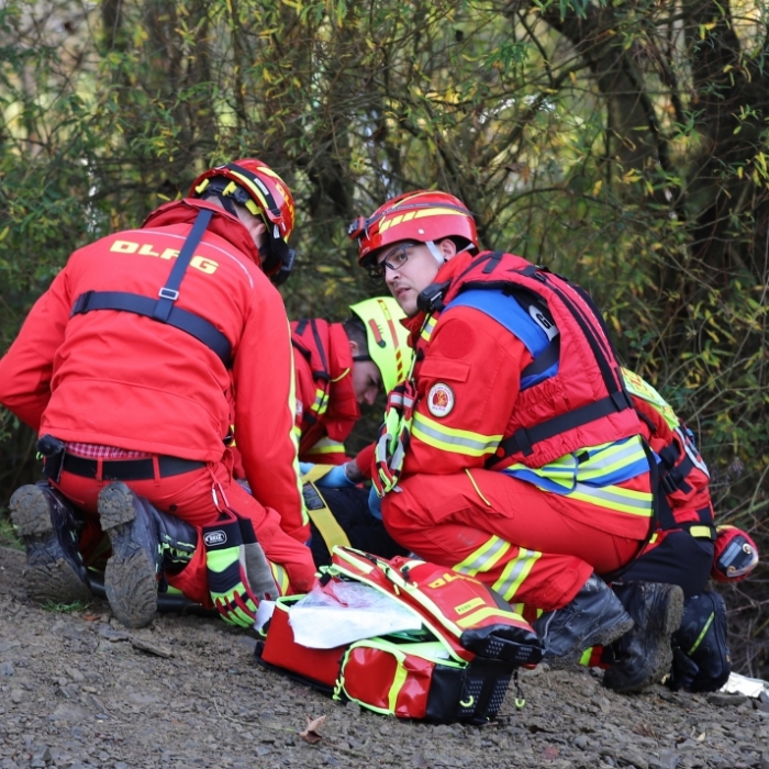 Person muss durch Rettungsdienst notversorgt werden