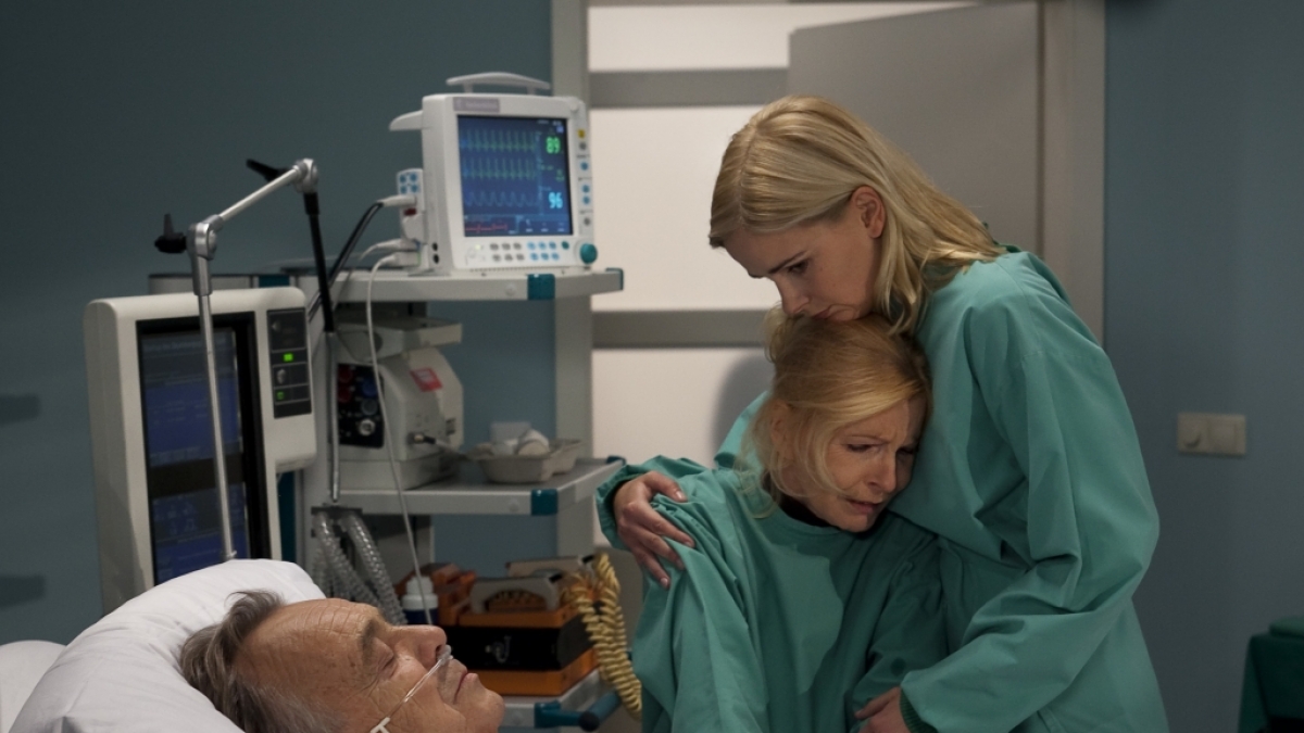 In der Sachsenklinik musste Oberschwester Ingrid viele Verluste einstecken. Nun kehrt sie zur&uuml;ck. (Foto)
