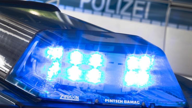 Nach der versuchten Entführung eines einjährigen Kindes in Berlin Prenzlauer Berg sucht die Polizei mit Fahndungsfotos nach dem mutmaßlichen Kidnapper (Symbolfoto).