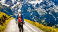 Ein älterer Mann rutschte beim Wandern vor den Augen seiner Frau in den Tod. (Symbolfoto)