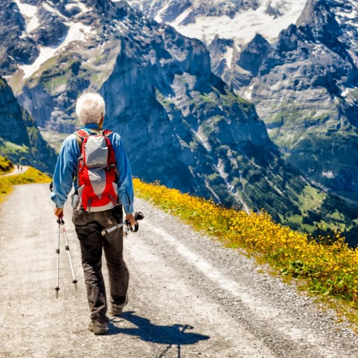 Wanderer (74) rutscht vor den Augen seiner Frau in den Tod