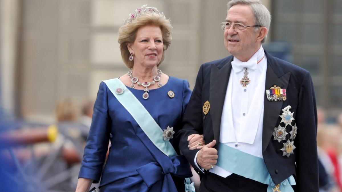 K&ouml;nigin Anne-Marie von Griechenland und Ex-K&ouml;nig Konstantin II. von Griechenland bei der Hochzeit der schwedischen Prinzessin Victoria im Sommer 2010. (Foto)