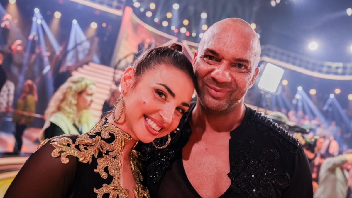 Ekaterina Leonova (hier mit "Let's Dance"-Partner Detlef D! Soost) heizt Fans aktuell mit Unterw&auml;sche-Fotos ein. (Foto)
