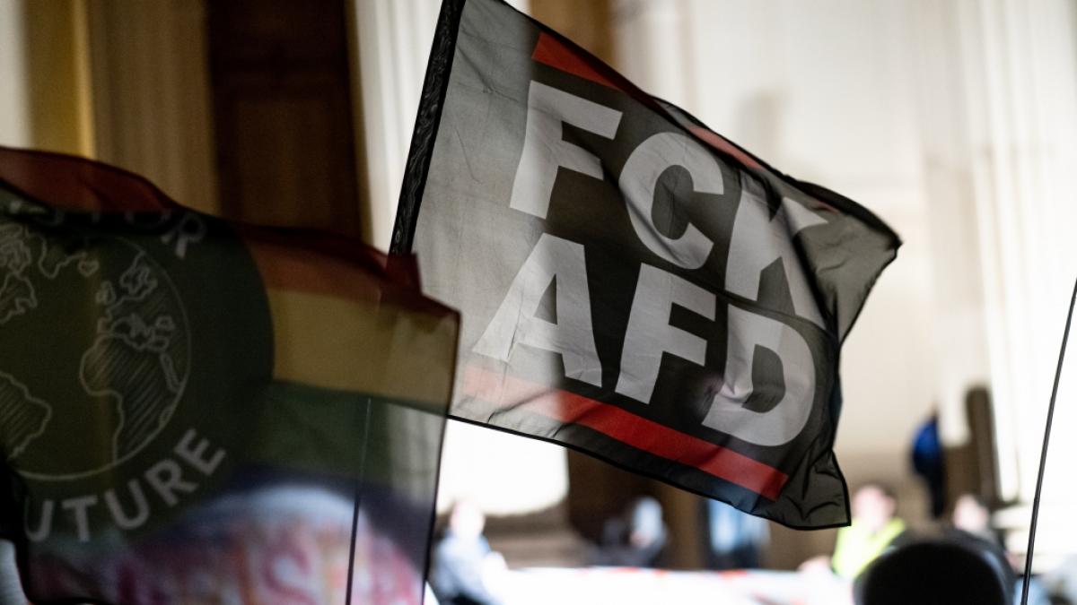 Auch im Dezember 2024 gehen die bundesweiten Demonstrationen gegen die AfD, Menschenhass, rechte Hetze und Rechtsextremismus in eine neue Runde. (Foto)