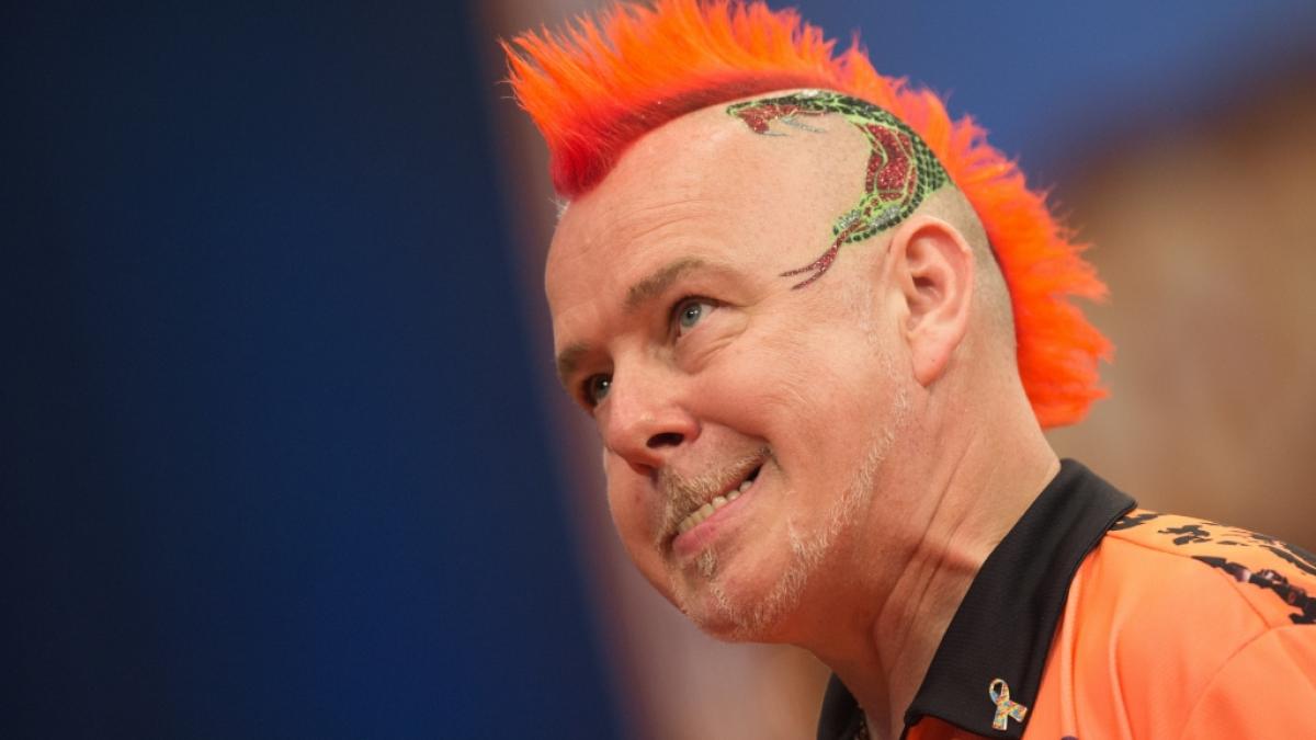 Peter Wright alias "Snakebite" ist unbestritten der Paradiesvogel im Dartssport. (Foto)