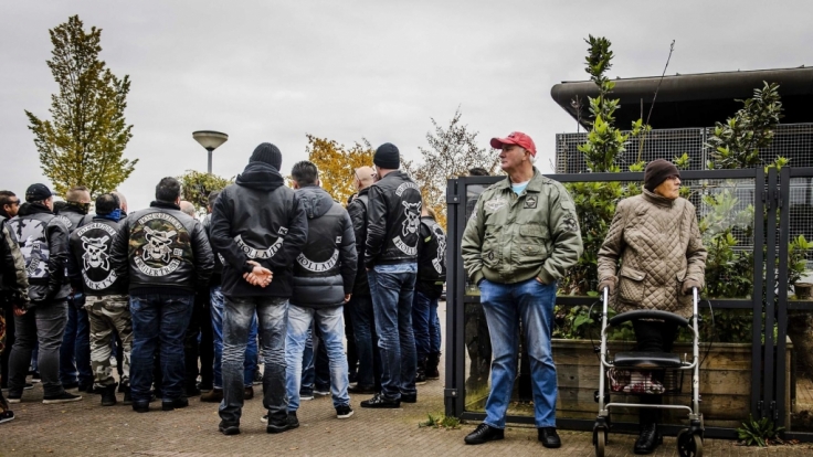 Aber der Rockerclub No Surrender präsentiert sich nach außen hin gern friedliebend.