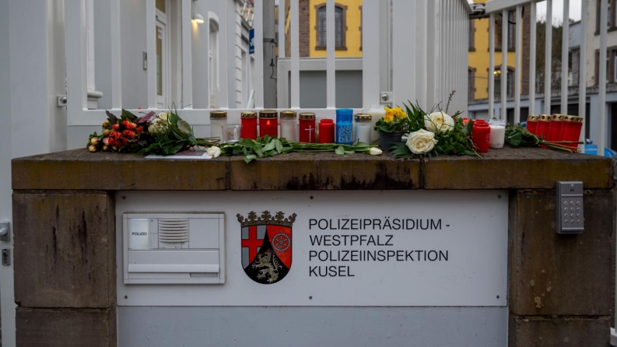Nach den t&ouml;dlichen Sch&uuml;ssen auf zwei junge Polizeibeamte in Rheinland-Pfalz gehen die Ermittlungen gegen die beiden Tatverd&auml;chtigen weiter. (Foto)
