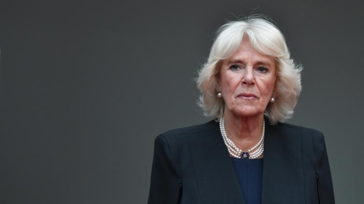 Camilla Parker-Bowles wurde im Urlaub auf Sardinien Opfer von Paparazzi.