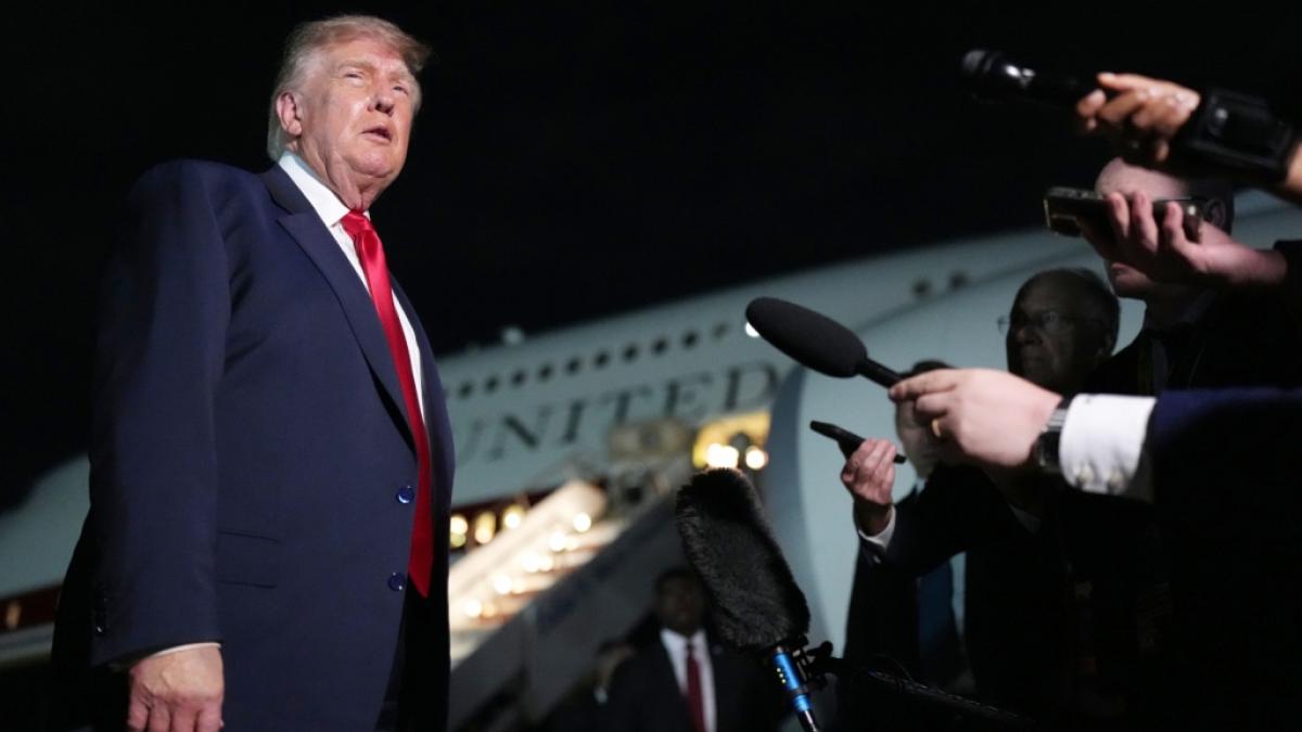 Wutentbrannt ging Donald Trump auf ABC-Reporterin Rachel Scott zu und br&uuml;llte sie mehrfach an &ndash; weil sie es wagte, dem US-Pr&auml;sidenten eine pikante Frage zu stellen. (Foto)