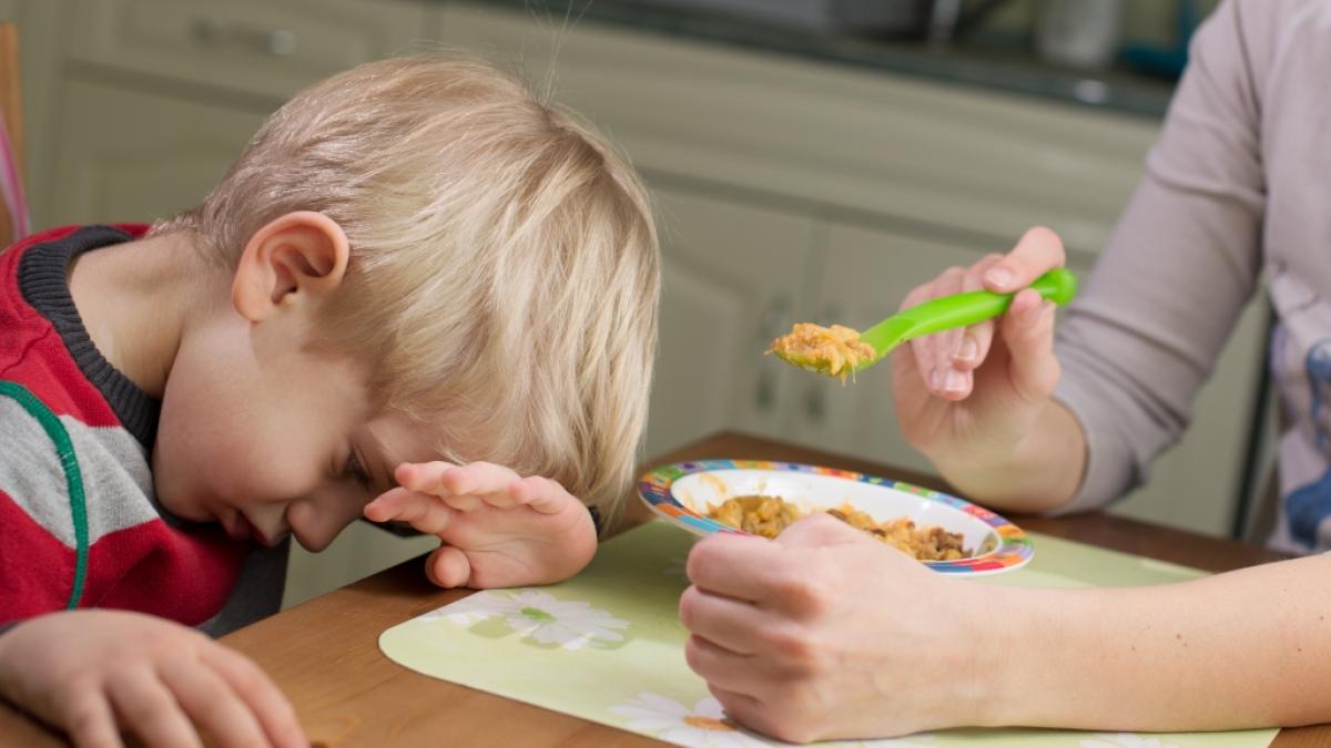 Zwar ist es an sich harmlos, doch bleibt Picky Eating dauerhaft bestehen, kann es auf Auff&auml;lligkeiten in der Entwicklung hinweisen. (Foto)