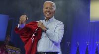 Mit dem Anziehen hatte US-Präsident Joe Biden so seine Probleme.