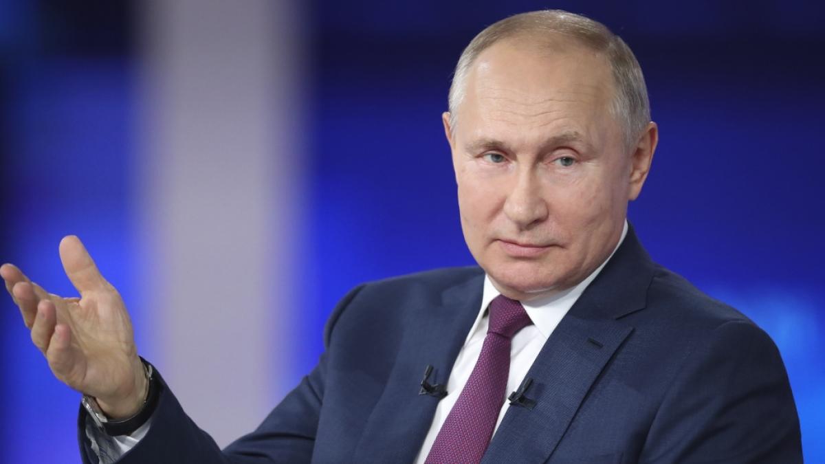 Hat Putin Warnsch&uuml;sse auf die britische Marine abgesetzt? (Foto)