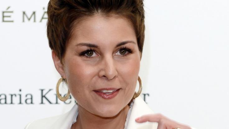 Vanessa Blumhagen heizt ihren Fans mit Dekolleté-Kracher und einer Leder-Bombe ein.