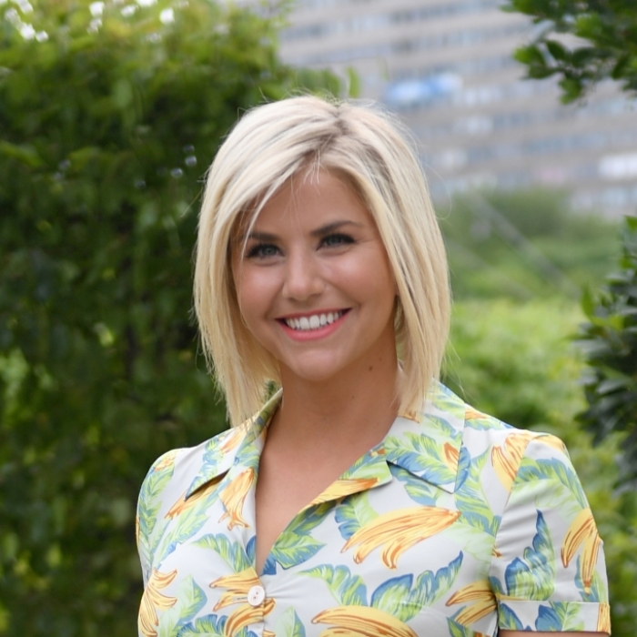 Schlagerstar lockt seine Fans mit XXL-Dekolleté