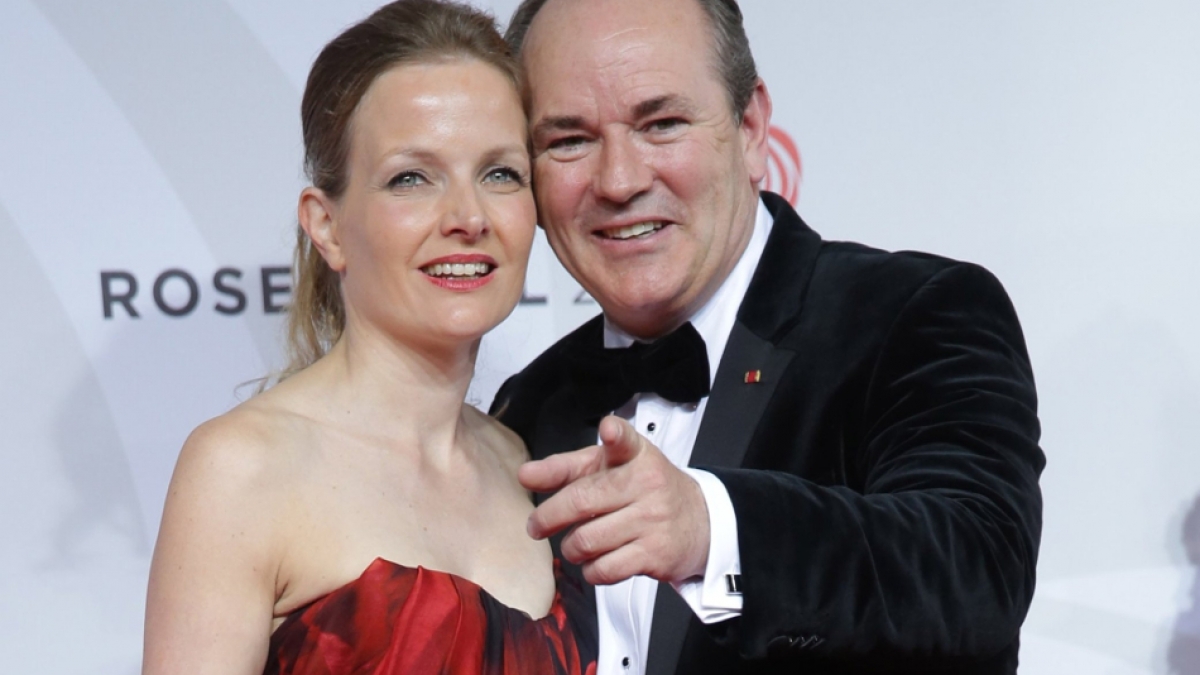 RTL-Morgen-Moderator Wolram Kons mit seiner Ehefrau Alexa Apermann. (Foto)