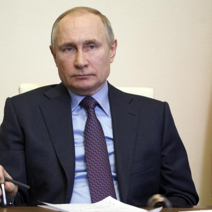 Nebenwirkungen nach Corona-Impfung! Welchen Impfstoff bekam Putin?