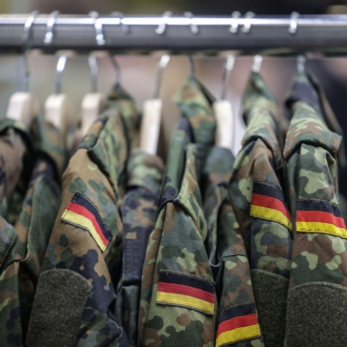 Muss mein Kind an die Waffe? Was jetzt für Jugendliche gilt
