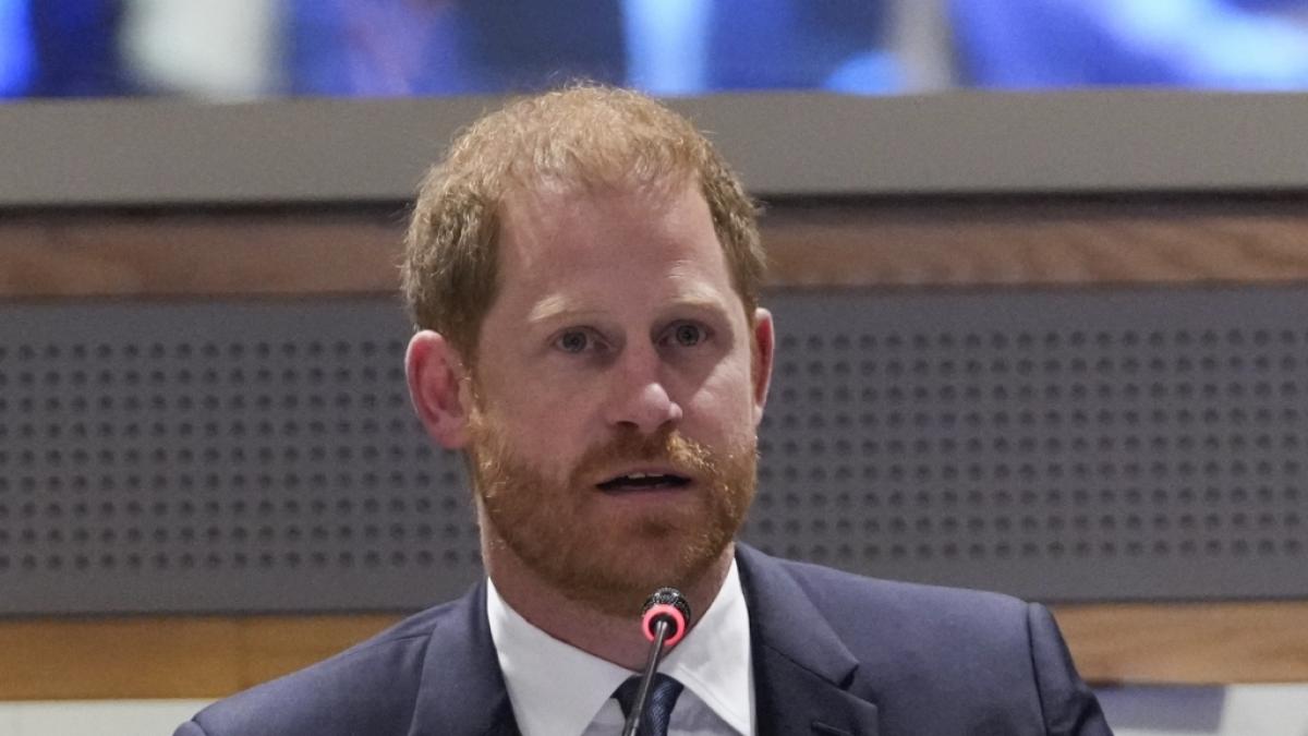 Hat sich Prinz Harry heimlich ein Tattoo stechen lassen? (Foto)