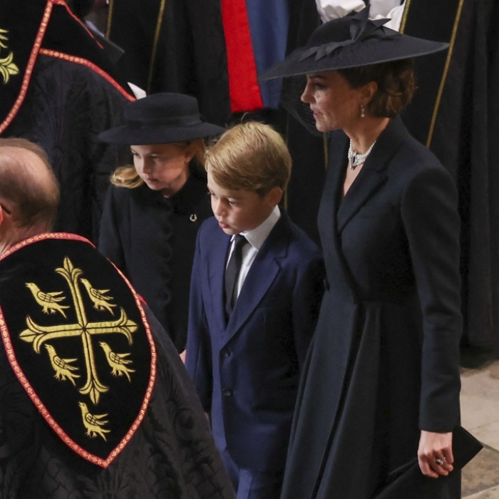Royals für Georges und Charlottes Auftritt bei Queen-Beerdigung zerrissen