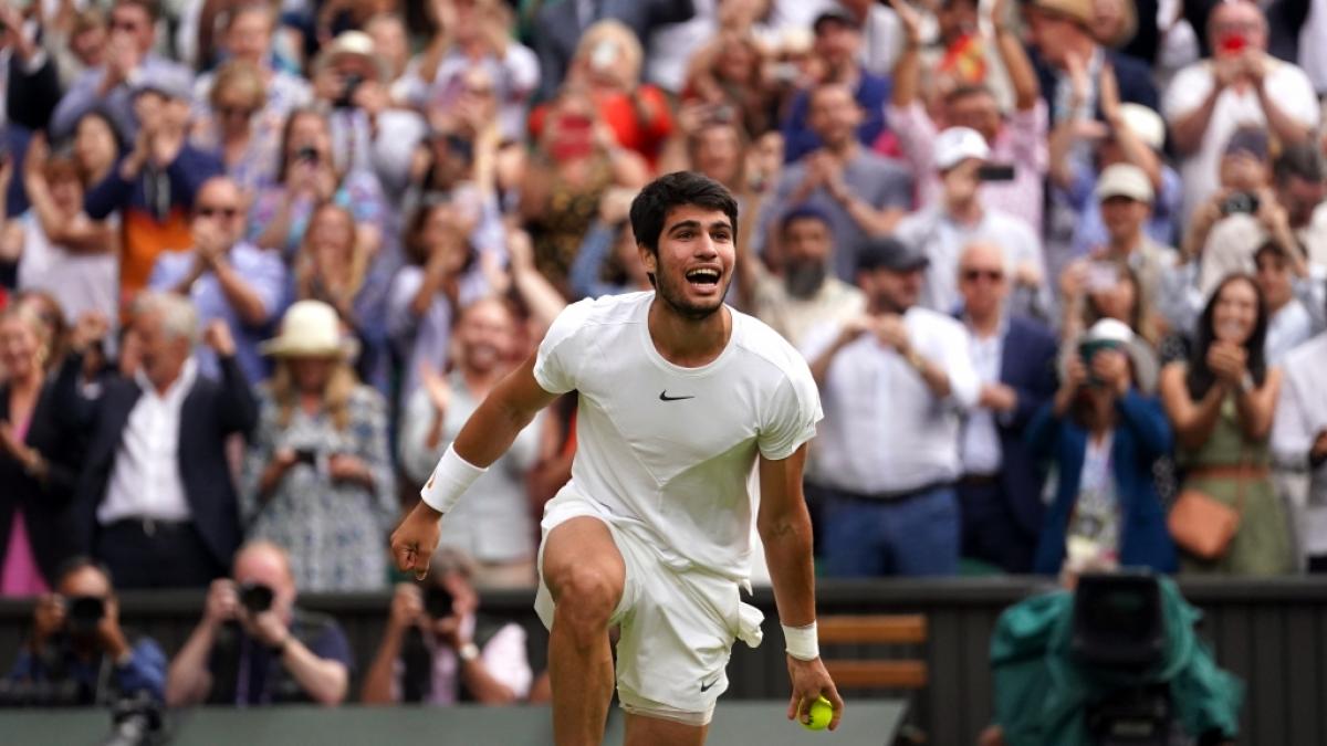 Carlos Alcaraz schnappt sich wieder den Wimbledon-Titel. (Foto)