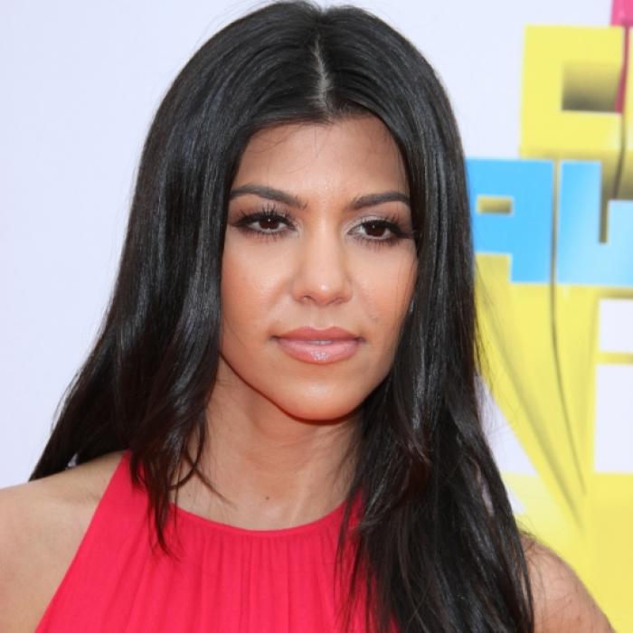 Eine wie Keine! DA schaut ja fast alles raus, Kourtney!